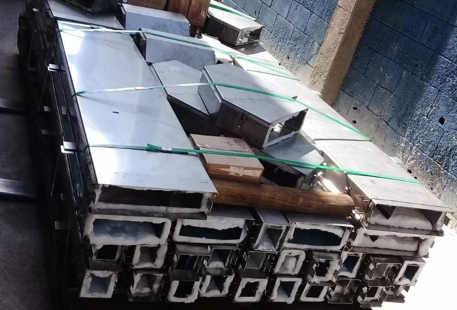 Eletrocalhas em Aço Inox com proteção térmica para cabos de instrumentação
